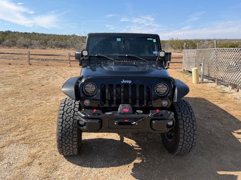 Used 2016 Jeep Wrangler Unlimited Rubicon image 4