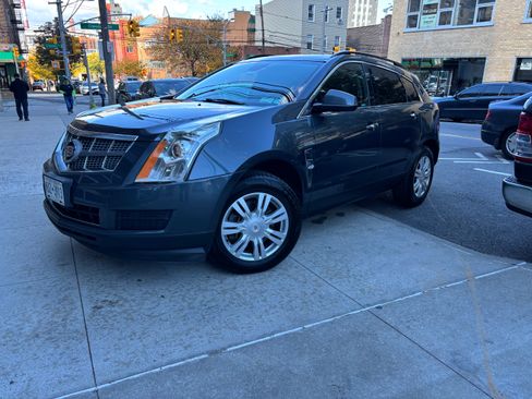 Used 2011 Cadillac SRX Luxury image 5