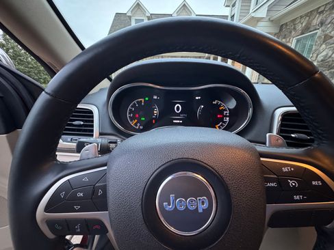 Used 2016 Jeep Grand Cherokee Limited RWD image 8