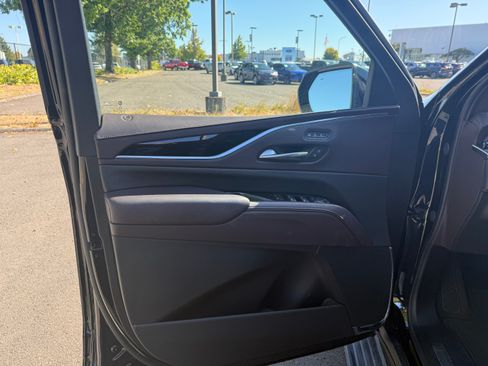 Used 2024 Cadillac Escalade ESV Sport Platinum w/ LPO, ONYX Package image 11