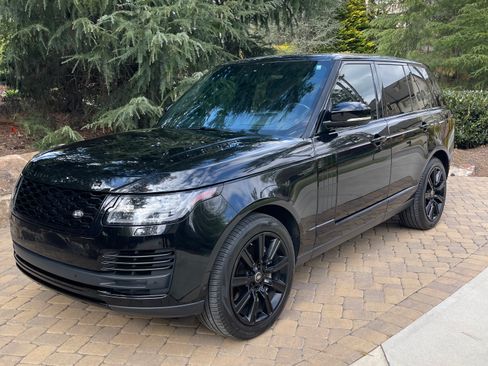Used 2020 Land Rover Range Rover HSE image 2
