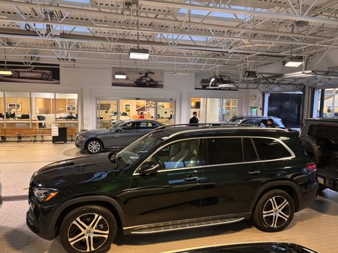 Used 2020 Mercedes-Benz GLS 450 4MATIC image 12