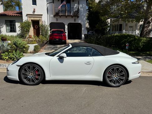Used 2015 Porsche 911 Cabriolet image 29