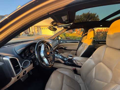 Used 2017 Porsche Cayenne S image 6