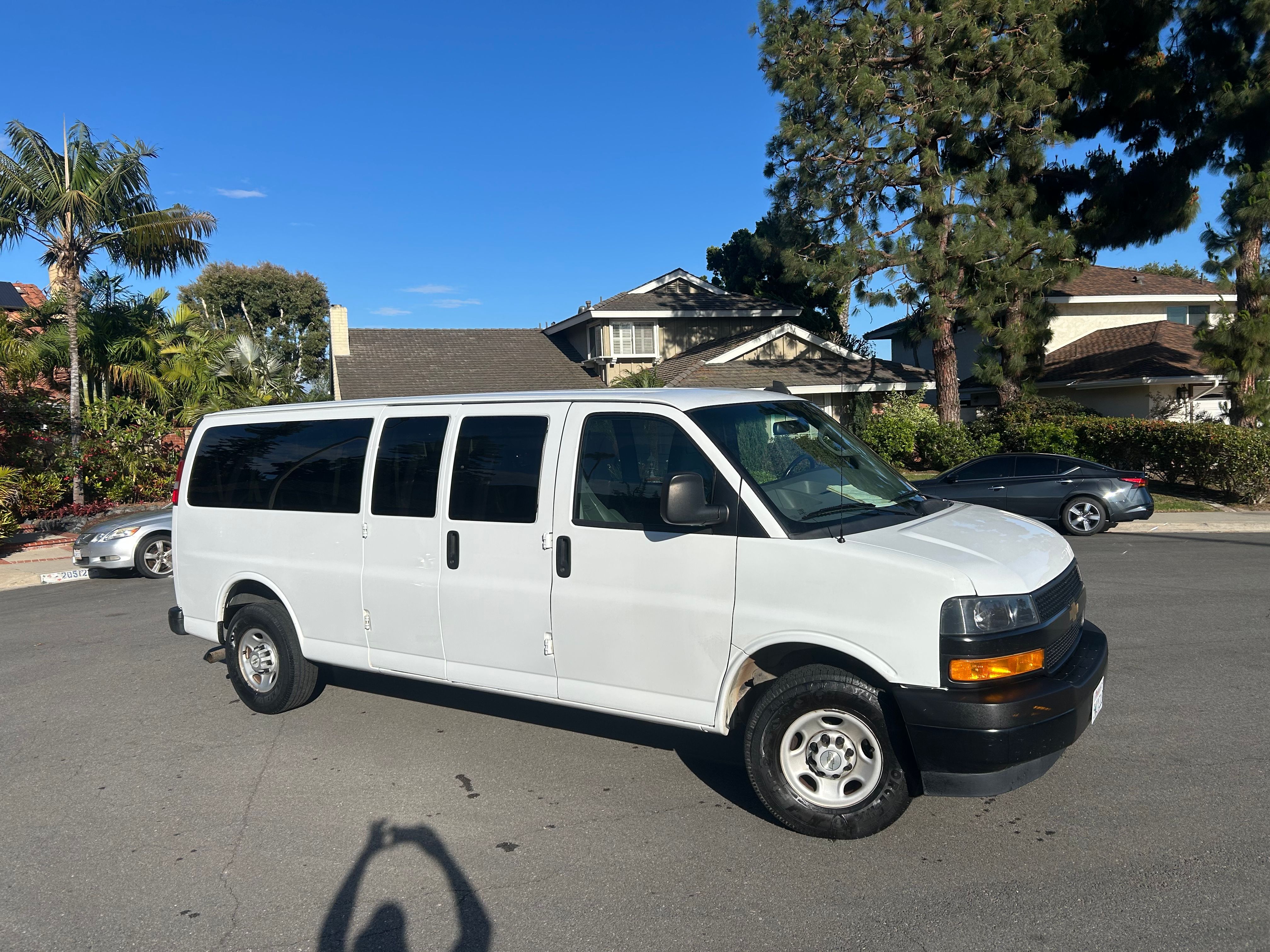 Used 2020 Chevrolet Express 3500 LS RWD image 1