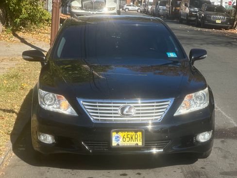 Used 2011 Lexus LS 460 AWD image 11
