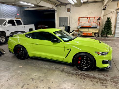 Used 2020 Ford Mustang Shelby GT350R w/ GT350R Equipment Group 920A image 6