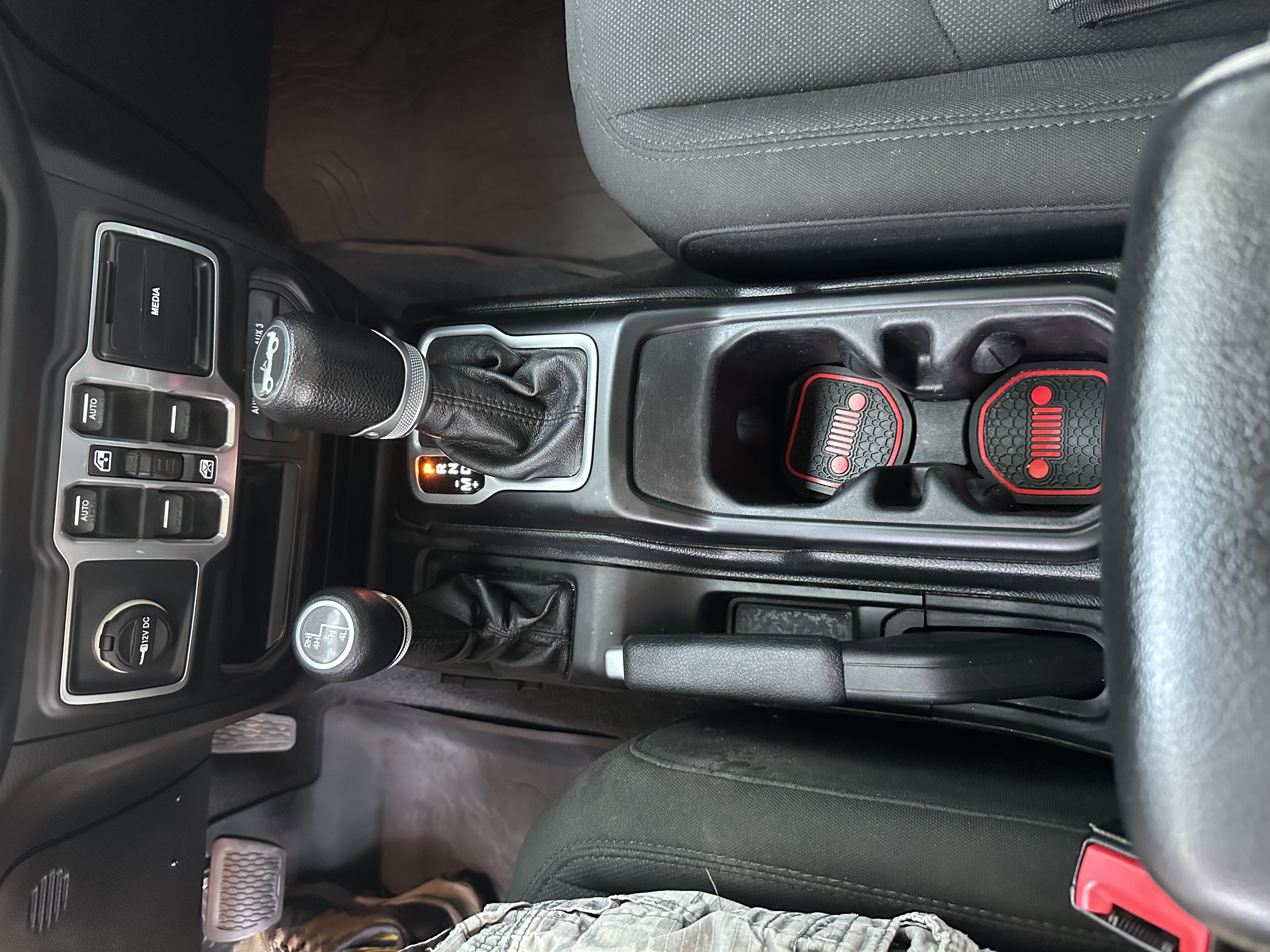 Used 2018 Jeep Wrangler Unlimited Sport S AWD/4WD image 13