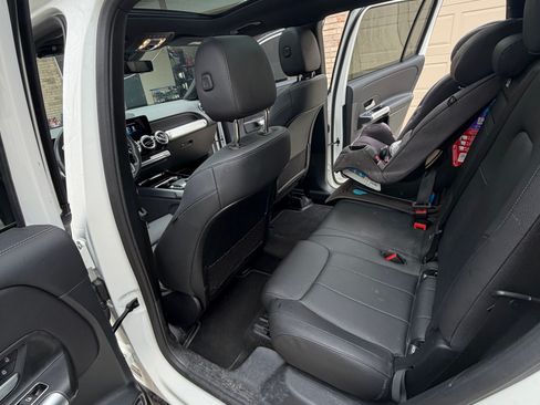 Used 2023 Mercedes-Benz GLB 250 250 4MATIC Sport Utility 4D image 13