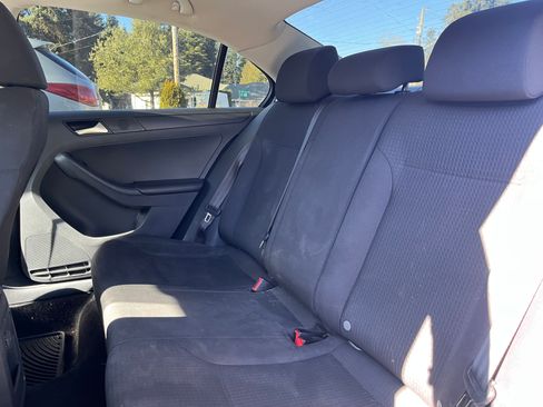 Used 2016 Volkswagen Jetta S image 12