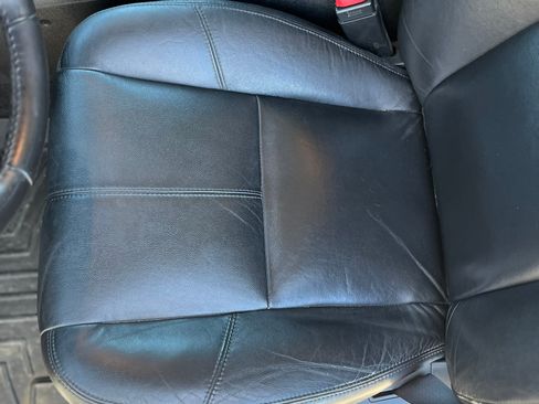 Used 2011 Chevrolet Avalanche LT w/ Luxury Package AWD/4WD image 22
