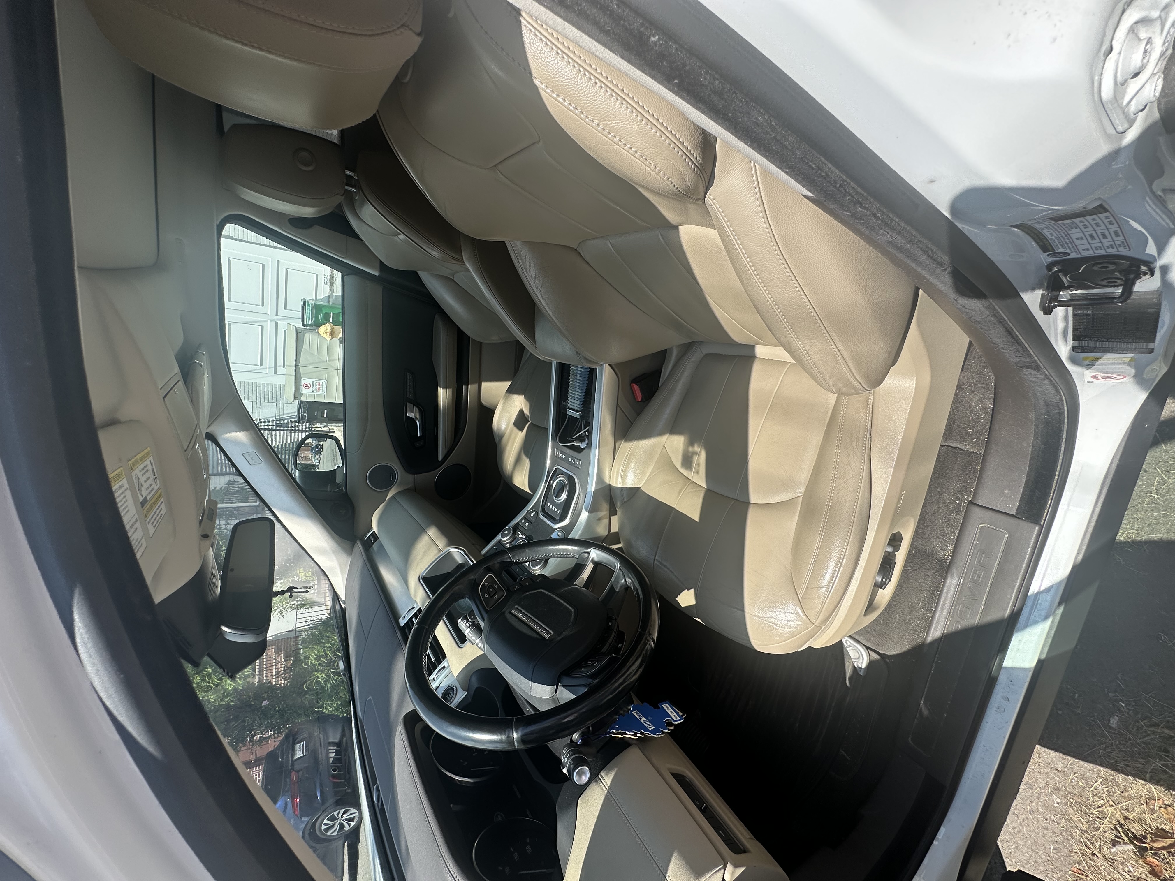 Used 2017 Land Rover Range Rover Evoque SE AWD/4WD image 11