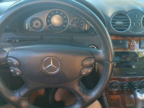 Used 2005 Mercedes-Benz CLK 320 Coupe image 24