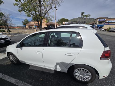 Used 2011 Volkswagen Golf 4-Door image 4