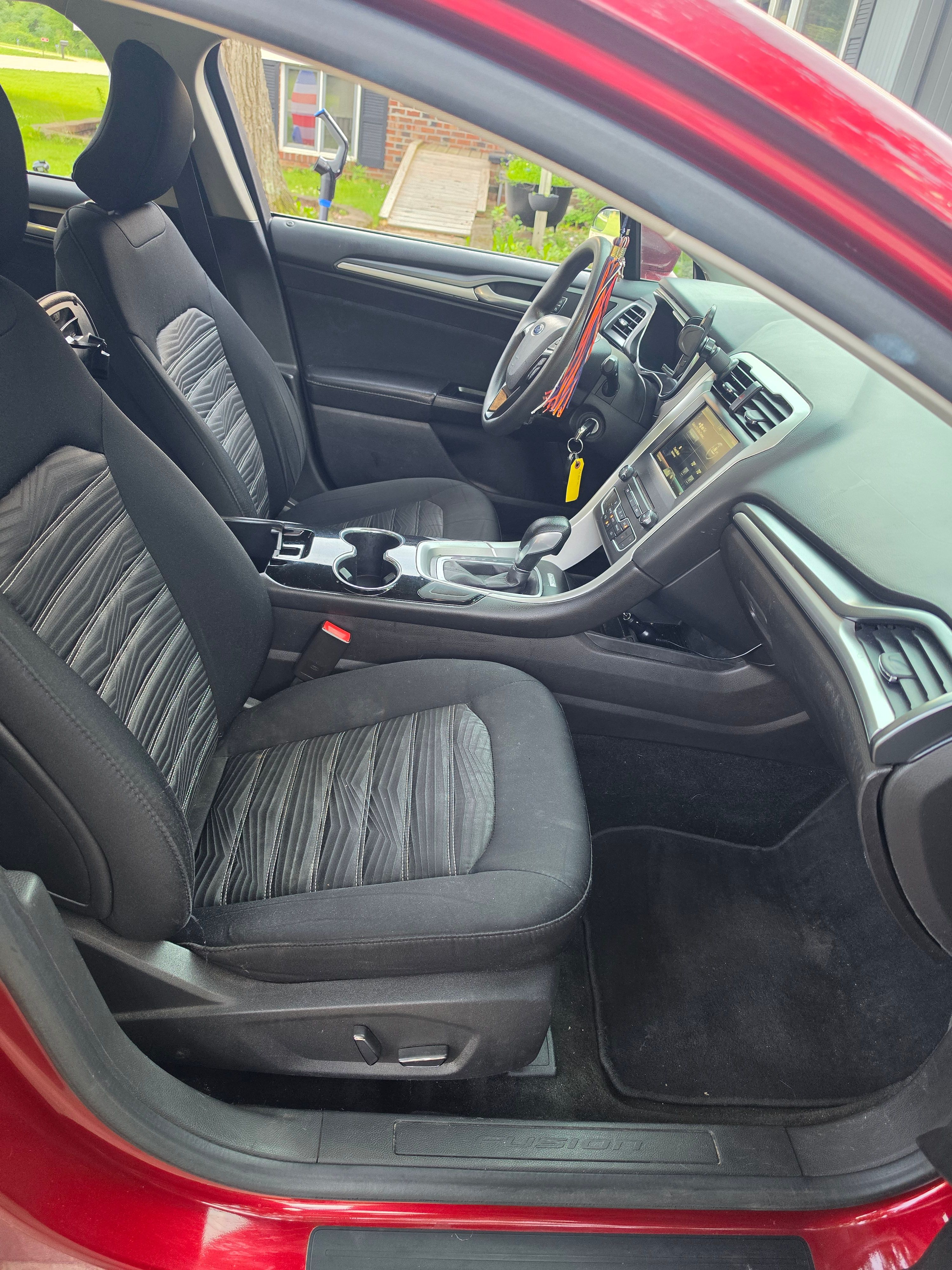 Used 2016 Ford Fusion SE FWD image 10
