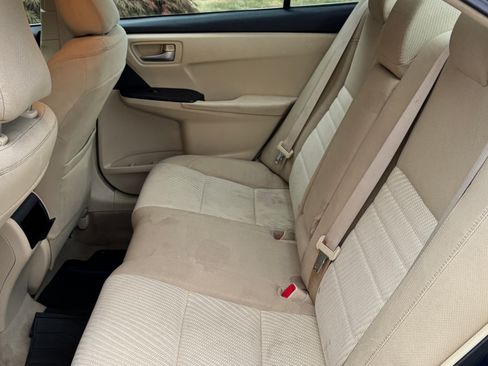 Used 2016 Toyota Camry LE image 8