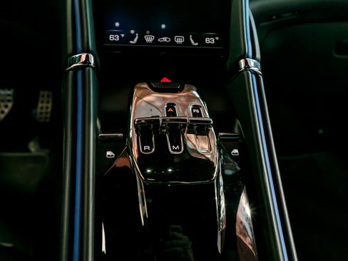 Used 2021 Ferrari Roma image 27