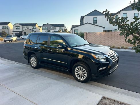 Used 2016 Lexus GX 460 w/ Premium Package AWD/4WD image 2