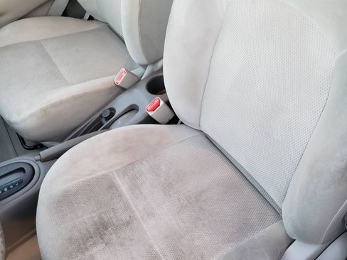 Used 2012 Nissan Versa SV image 10