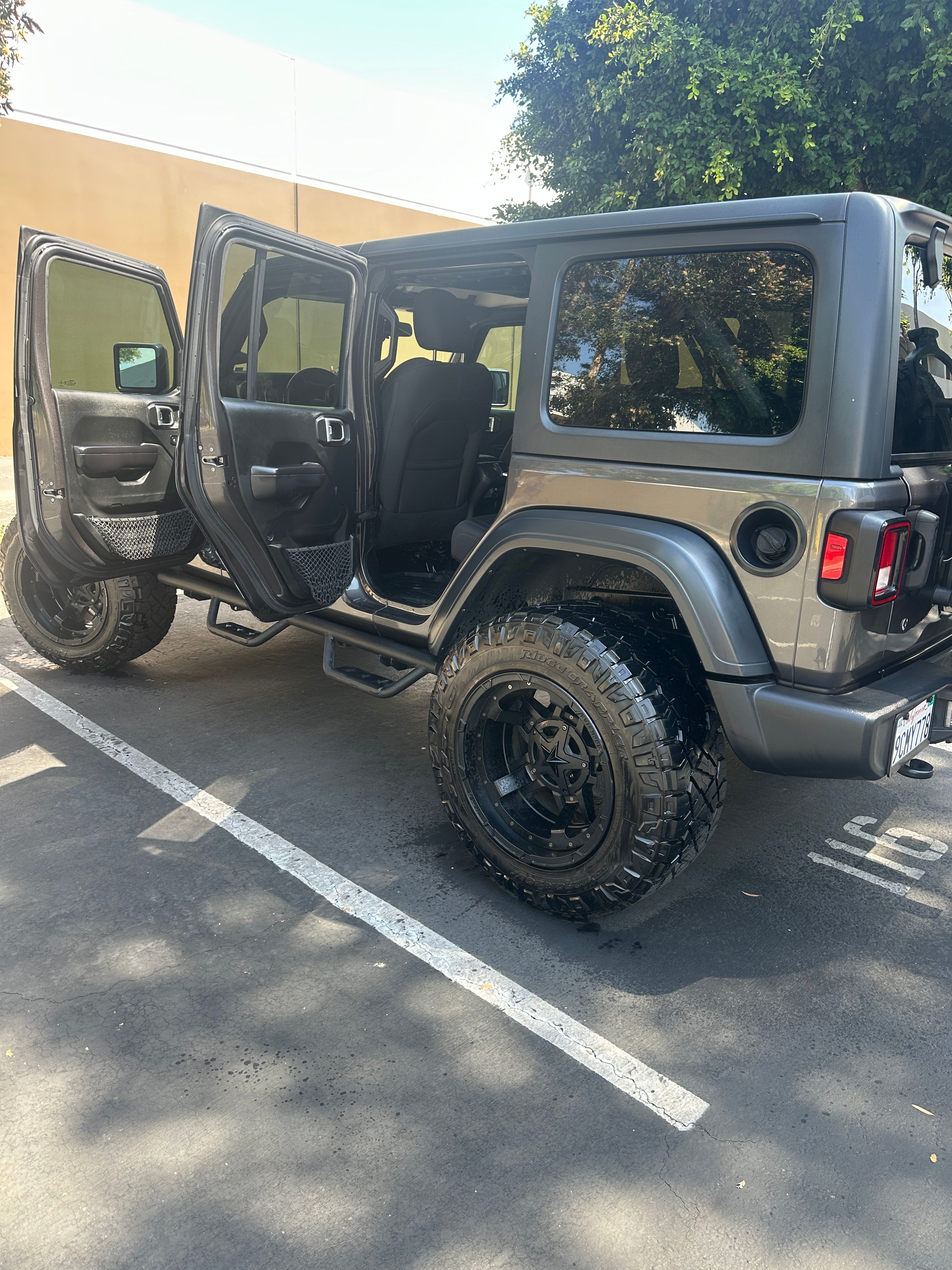 Used 2018 Jeep Wrangler Unlimited Sport S AWD/4WD image 13