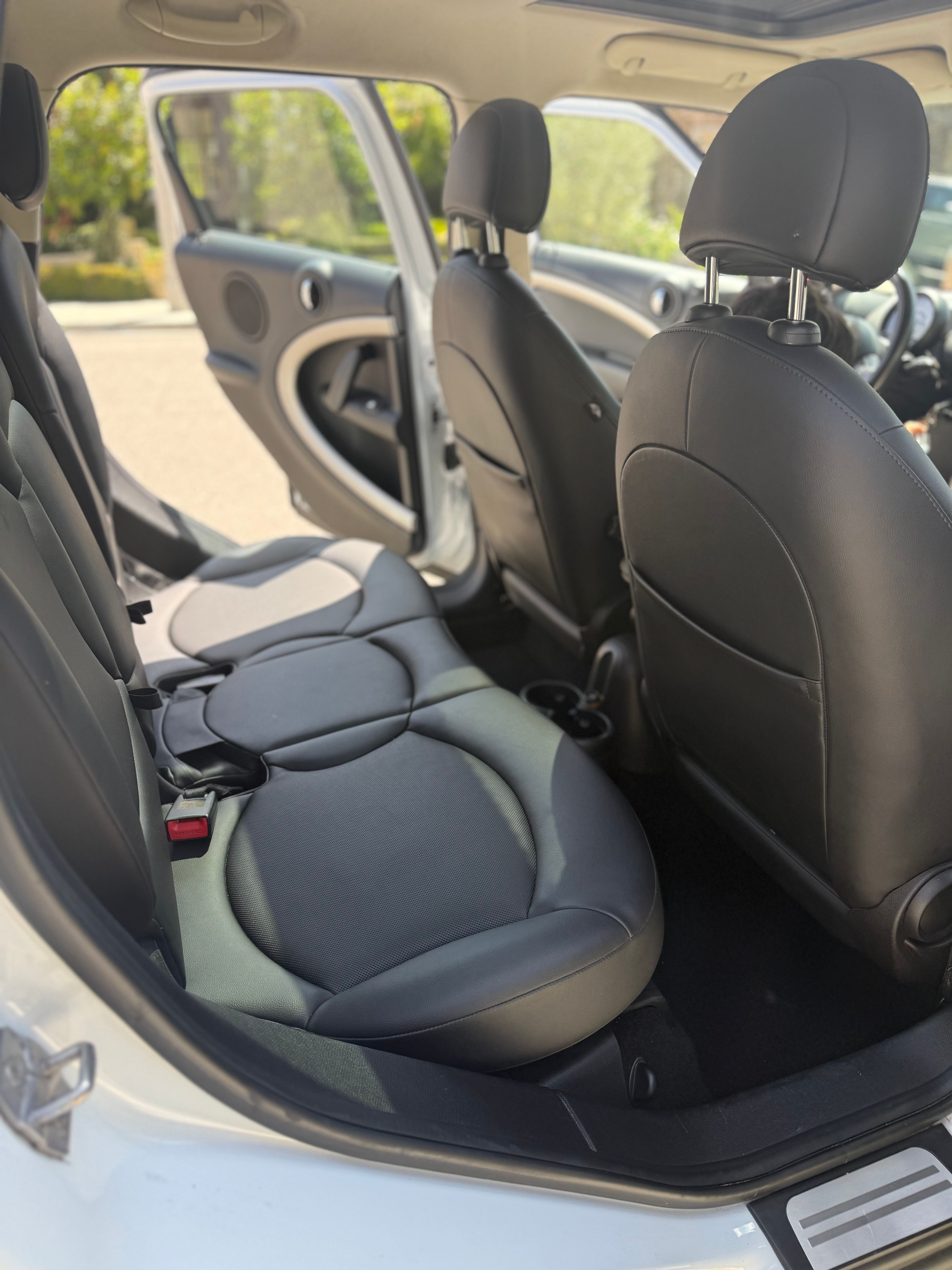 Used 2014 MINI Cooper Countryman FWD image 8