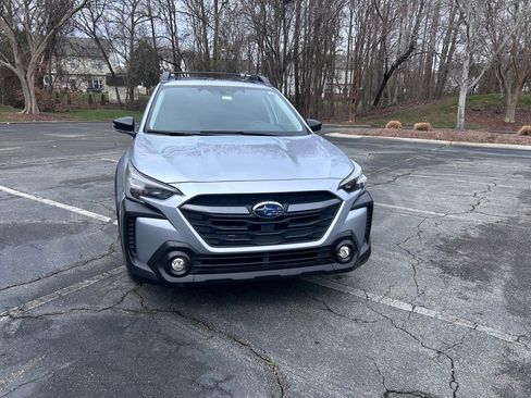 Used 2023 Subaru Outback Premium image 2