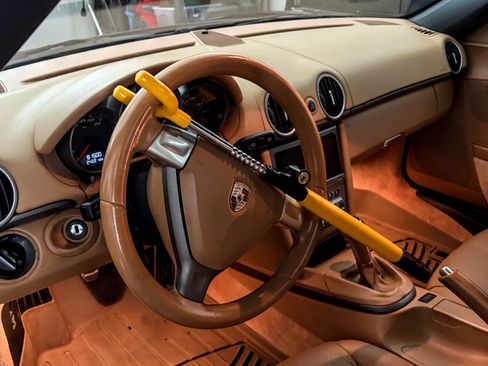 Used 2007 Porsche Boxster RWD image 15