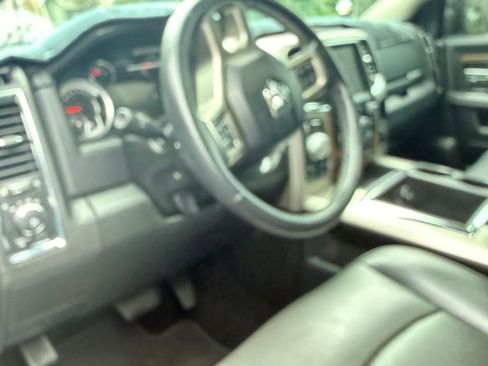 Used 2014 RAM 1500 Laramie w/ Convenience Group image 6