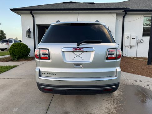Used 2014 GMC Acadia SLT image 9