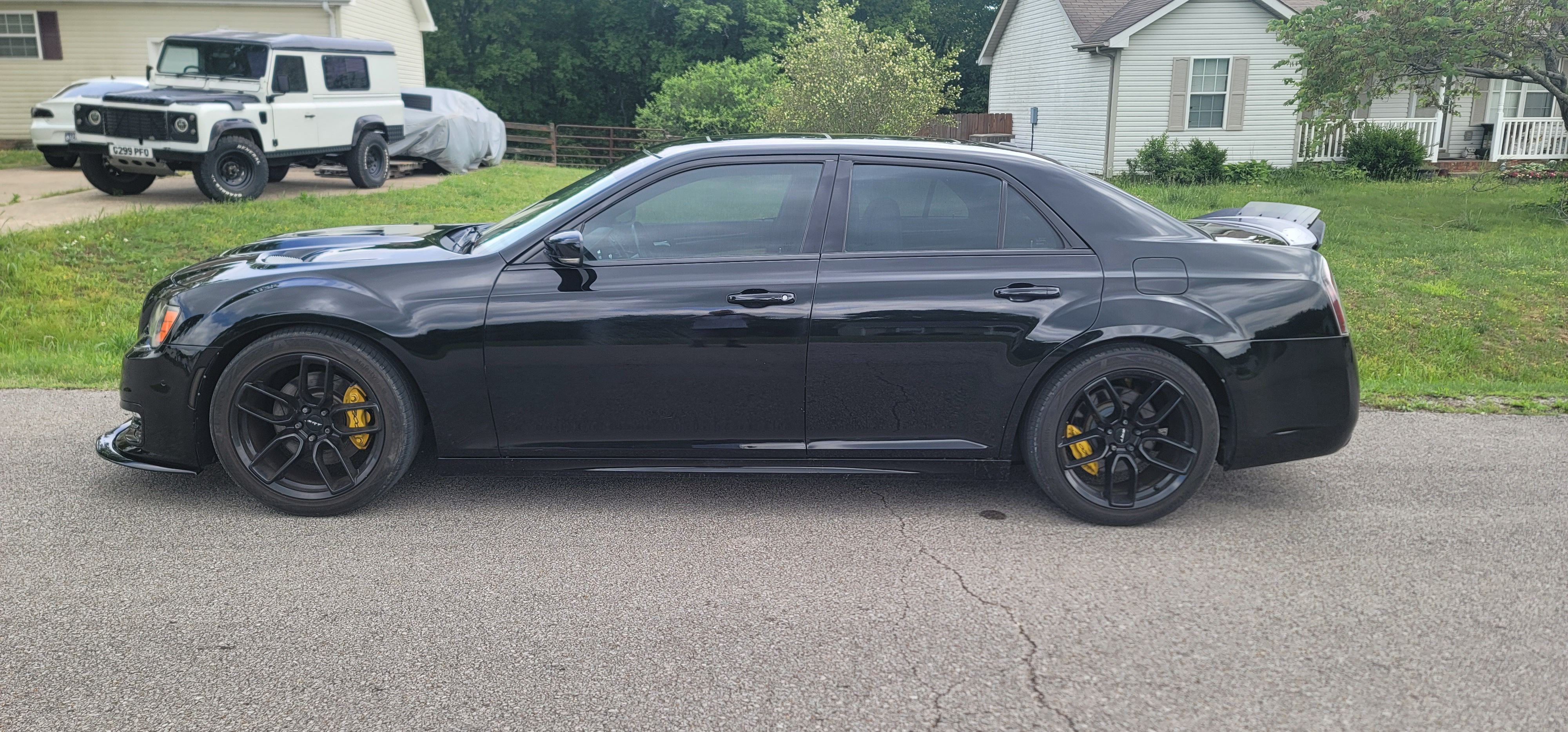 Used 2012 Chrysler 300 SRT8 w/ 19-Premium Speaker Group RWD image 6
