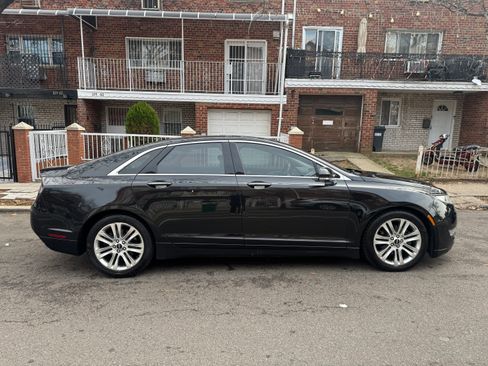 Used 2014 Lincoln MKZ Sedan 4D w/ Equipment Group 102A Reserve image 2