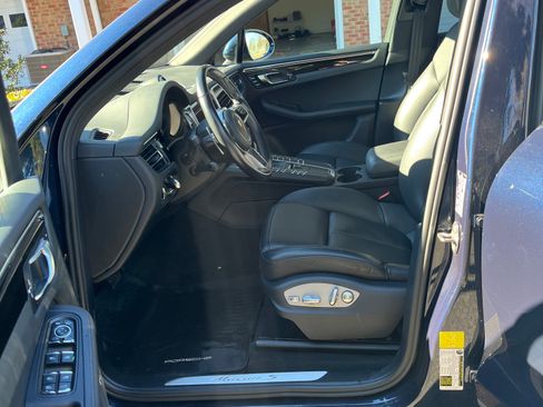 Used 2021 Porsche Macan S image 9