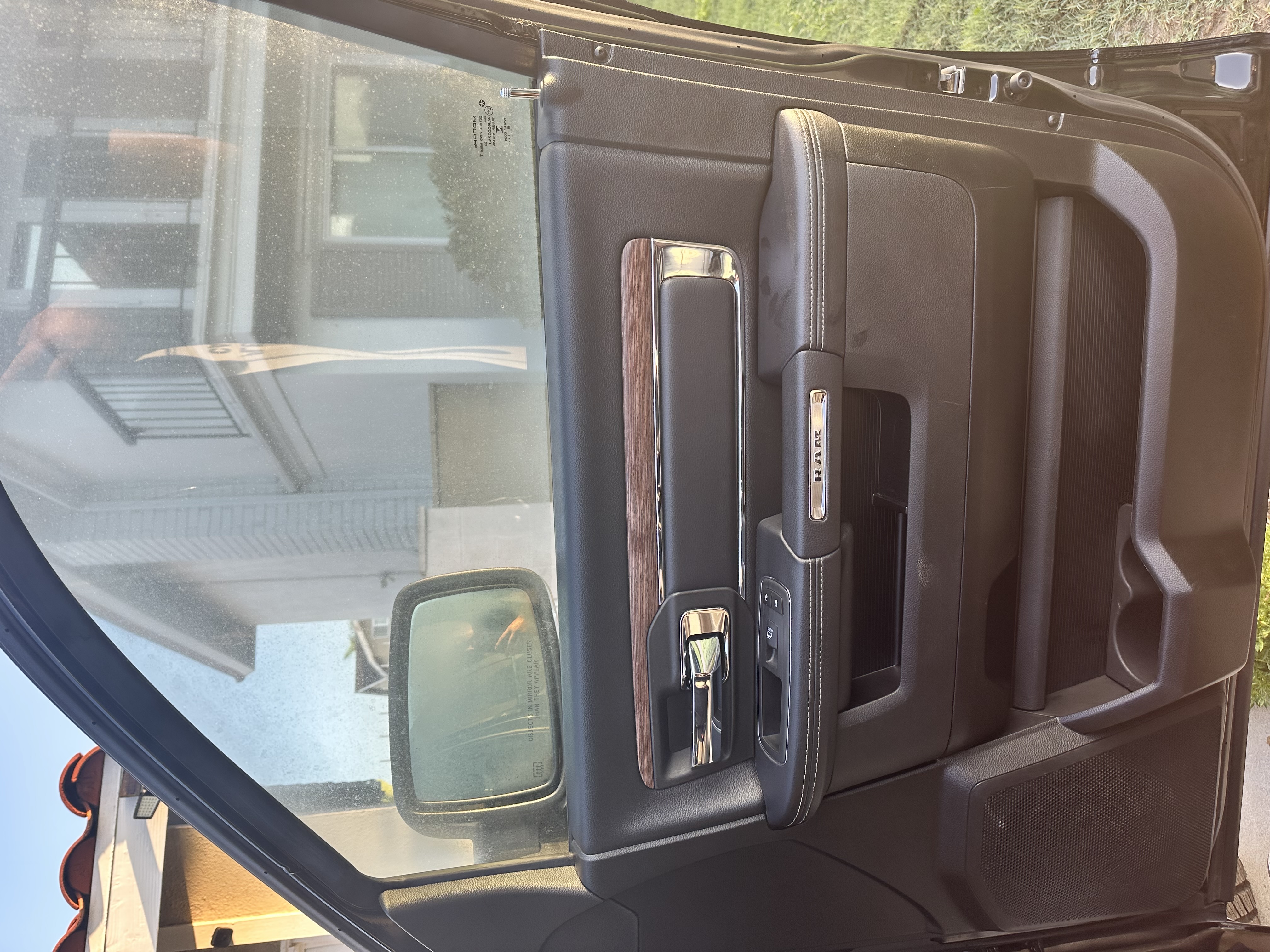 Used 2019 RAM 1500 Laramie RWD image 24