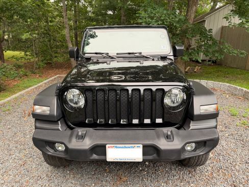 Used 2023 Jeep Wrangler Sport AWD/4WD image 2