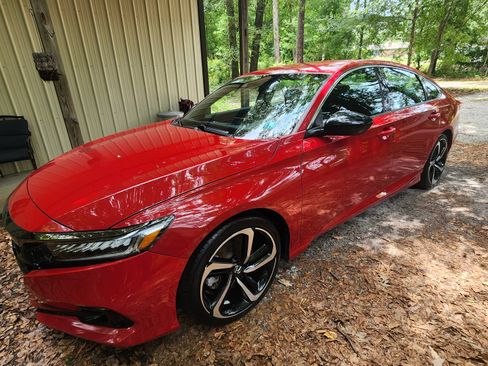 Used 2022 Honda Accord Sport image 2