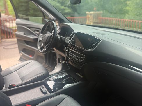 Used 2020 Honda Pilot Black Edition image 10