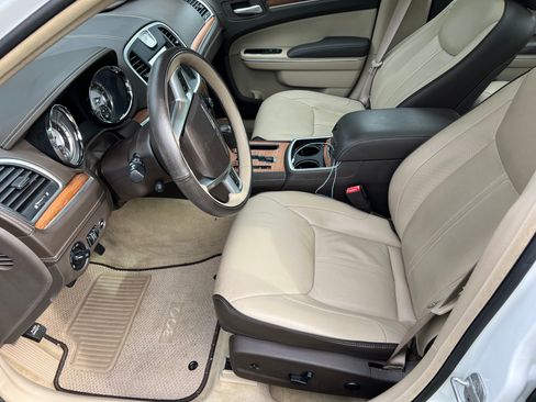 Used 2012 Chrysler 300 C Luxury Series image 16