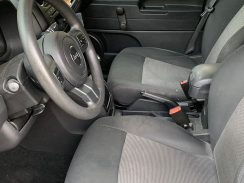 Used 2011 Jeep Patriot Sport image 14