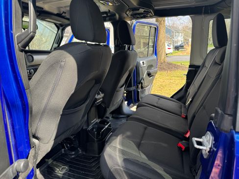 Used 2018 Jeep Wrangler Unlimited Sport AWD/4WD image 17