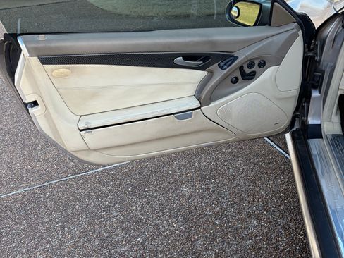 Used 2007 Mercedes-Benz SL 55 AMG image 11