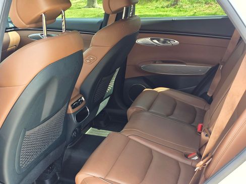 Used 2022 Genesis GV70 2.5T w/ Advanced Package image 12