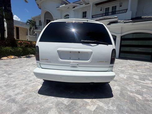 Used 1996 Dodge Caravan ES FWD image 16