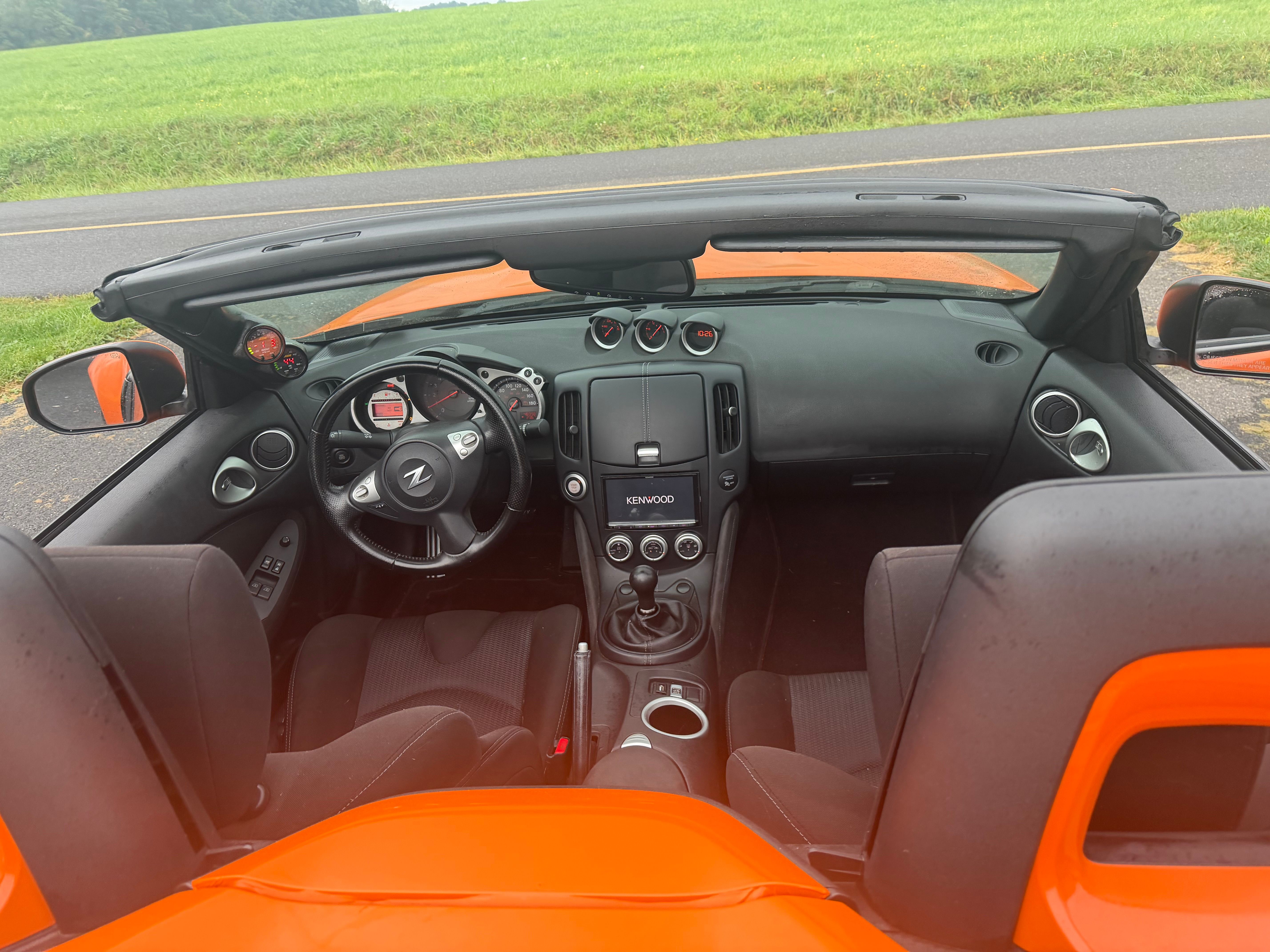 Used 2010 Nissan 370Z Roadster RWD image 6