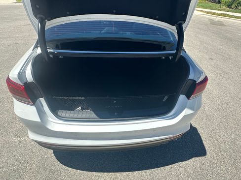 Used 2018 Kia Optima S FWD image 10