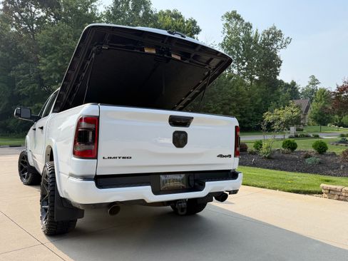 Used 2024 RAM 1500 Limited AWD/4WD image 6