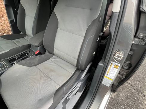 Used 2015 Volkswagen e-Golf Limited Edition FWD image 8