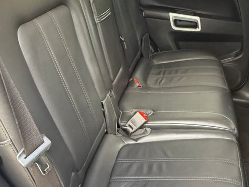 Used 2014 Chevrolet Captiva Sport LTZ FWD image 9