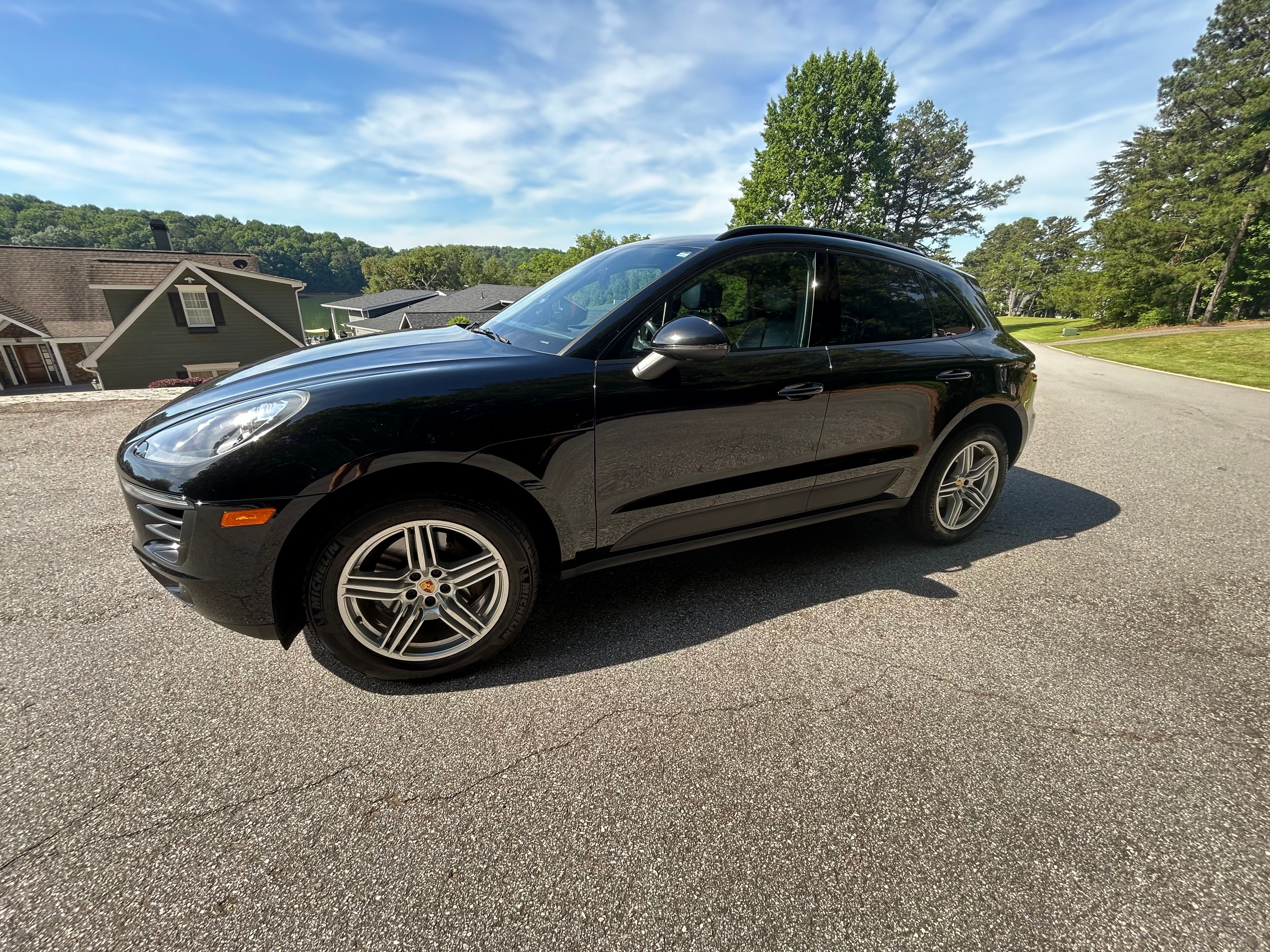 Used 2017 Porsche Macan AWD/4WD image 2