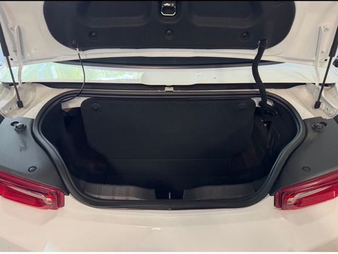 Used 2020 Chevrolet Camaro LT image 13