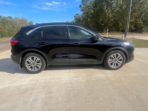Used 2022 Ford Escape SEL image 9